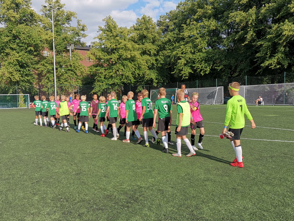 FCKP08's tweet photo. Alkusarja #Helsinkicup ssa paketissa tappiotta, tosin myös tarjolla olleet voitot jäi nappaamatta. Viiden tasapelin jälkeen jatketaan huomenna A-finaaleissa lohko kolmosena. #junnufutis #fckirkkonummi https://t.co/7q1GerA1ql