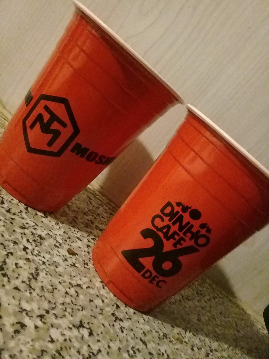 Tmskingcups's tweet photo. #IfBafanaBeatsNigeriaIWill we are giving away 50 branded red/blue cups to a lucky retweet #tmsredcups #tmsbluecups https://t.co/i8Oj05gYDa