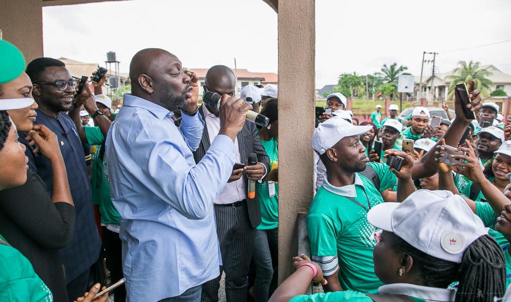 npower_ng's tweet photo. Who better to teach Voice Acting than one of the Nigeria's leading Voice Actors, Segun Arinze.

With N-Power Creative, beneficiaries are exposed to varied career paths. As the world becomes more digital, there is an increasing demand for voice talent.

#NPowerCreative https://t.co/mD4S2jkpii