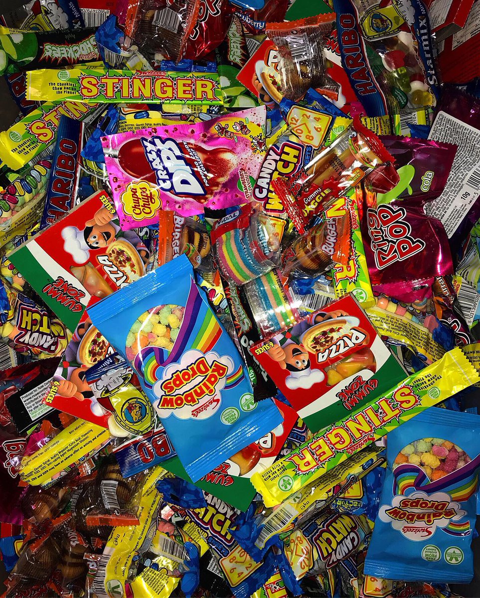kidszonegames's tweet photo. Our new 50p and £1 sweets 🤤😍
•
#camdenleisure #warrington #warringtonbusiness #business #toys #toyvending #arcade #games #sweets #candy #rainbowdrops #batman #superman #pizza #food #stinger #haribo #rainbow #colourful #ring #vegetarian #vegan #scoobydoo #starwars https://t.co/NapLFWGQ7l