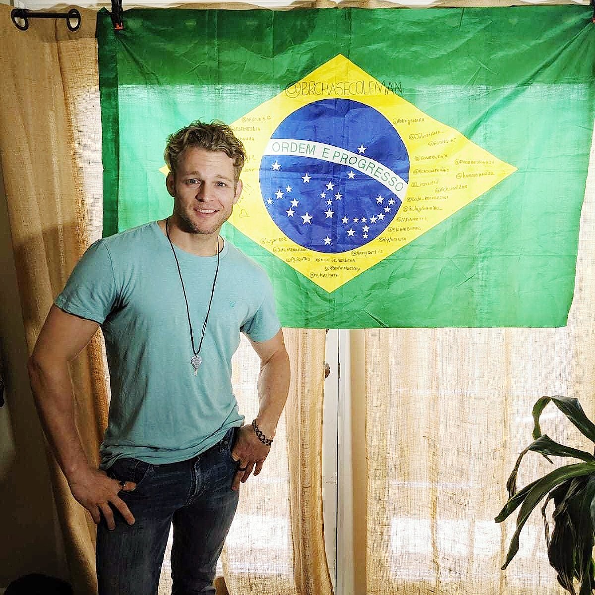 14 Days and I will be in Brazil, teaming up with @nexxtcommunications for a Mercy Mode concert! 
#actor #musician #brazil #livemusic #concert #travel #nexxtcommunications