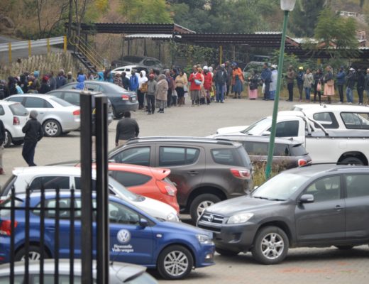DigitalMoney24's tweet photo. JUST IN - Angry investors burned down Bitcoin Wallets CEO's house in Ladysmith KZN 

https://t.co/R3PepwR0cP https://t.co/PW6hCIiJ2J