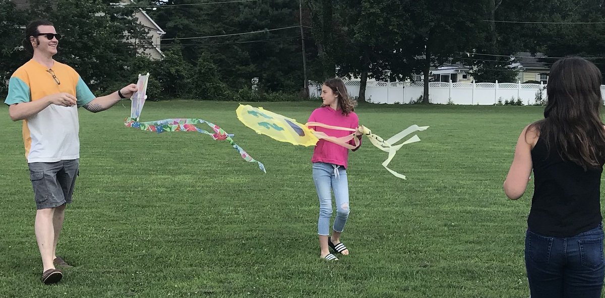 MiddleSchoolWS's tweet photo. What a fine day to fly a kite! Upper and Middle School students had a ball today flying the masterpieces they made in Woodlynde School's Art Program. #kiteflying #summercamp #WSCampWarrior https://t.co/NnB8cS0aLk