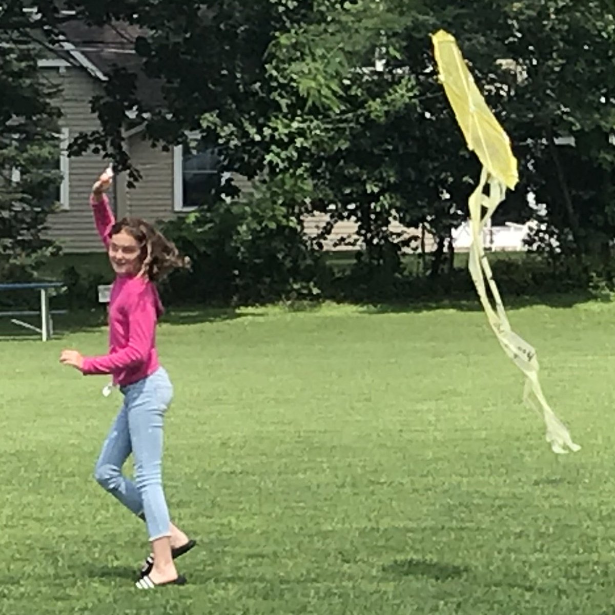 MiddleSchoolWS's tweet photo. What a fine day to fly a kite! Upper and Middle School students had a ball today flying the masterpieces they made in Woodlynde School's Art Program. #kiteflying #summercamp #WSCampWarrior https://t.co/NnB8cS0aLk