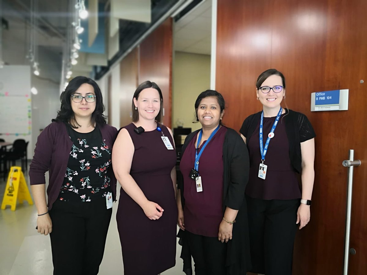 ipacuhn's tweet image. Twinning game is strong again today - this time we are #quadrupling! 👭👭#burgundyandblack #maroonandblack #itsnotpurple  #matchymatchy #ipac #ipactwitter