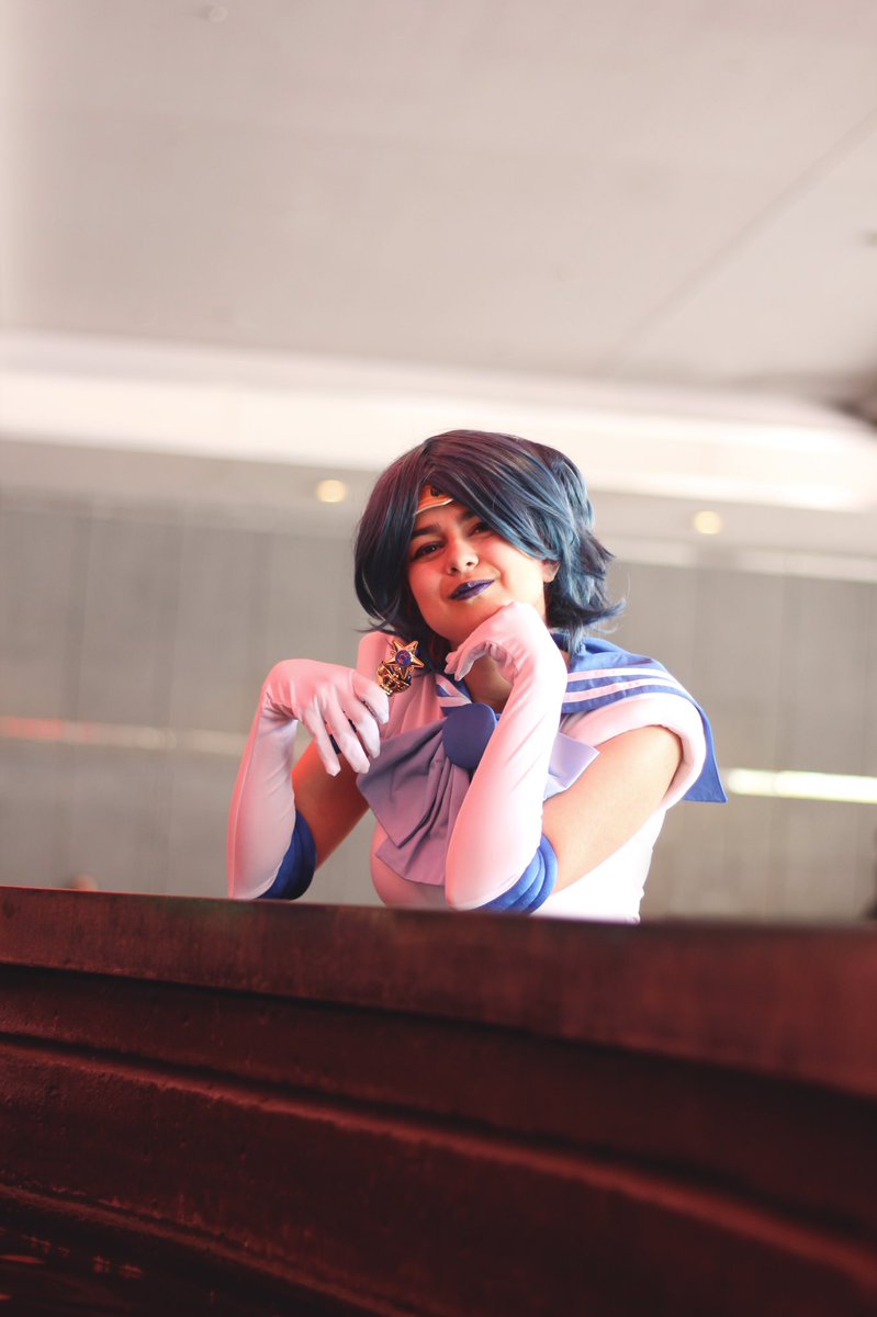 jaybcostumes's tweet photo. ☔️No heavy rain's gonna hold me down anymore ☔️
📸: @7_7cherry 🤗
Wig: Magnum Classic Midnight Blue by @ardawigs 💙 | #sailormercury #sailormercurycosplay #sailormoon #animecentral2019 #acen2019 https://t.co/Jp7NLzJDsT