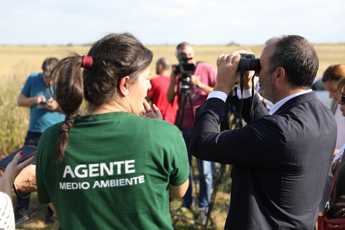 FabriziSem's tweet photo. Ended the day at the beautiful Special Nature Reserve “Pastures of great bustards” in northern Banat. Learned about 🇷🇸’s Bird Protection &amp; Study Society’s work to protect Serbia’s last 2 Eastern Imperial Eagles, thanks to 🇪🇺 funded project “PannonEagle” #EUzaTebe #pogledajokosebe https://t.co/VXhMaQDwh5
