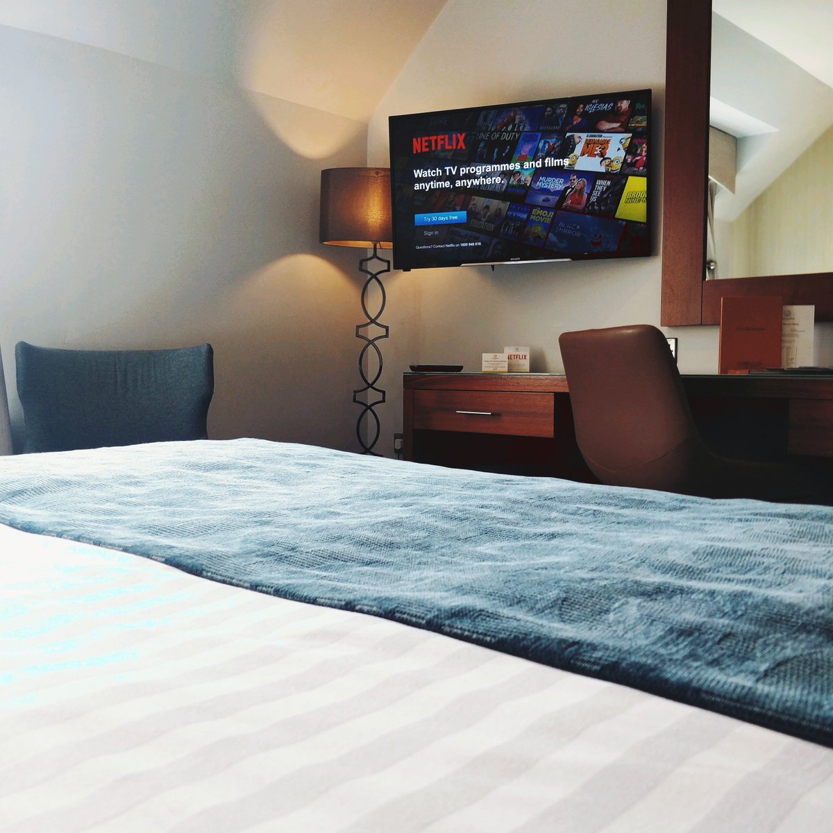 Cknock_Hotel's tweet photo. Fancy a chilled night away with some @netflix and room service? We've got just the thing: https://t.co/GoJK5gvZ5w #BreakAwayFromNormal #CastleknockHotel https://t.co/9oqLJtOuJg