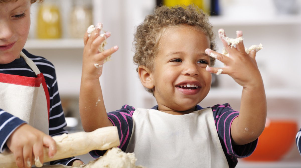 TeachStrategies's tweet photo. “I can do it!" is a common toddler mantra and a clear expression of a need to work independently. To support this desire, give toddlers and twos plenty of opportunities to do things themselves, such as when cleaning up, choosing what to play with, and helping to set the table. https://t.co/XO3qMg8kuy