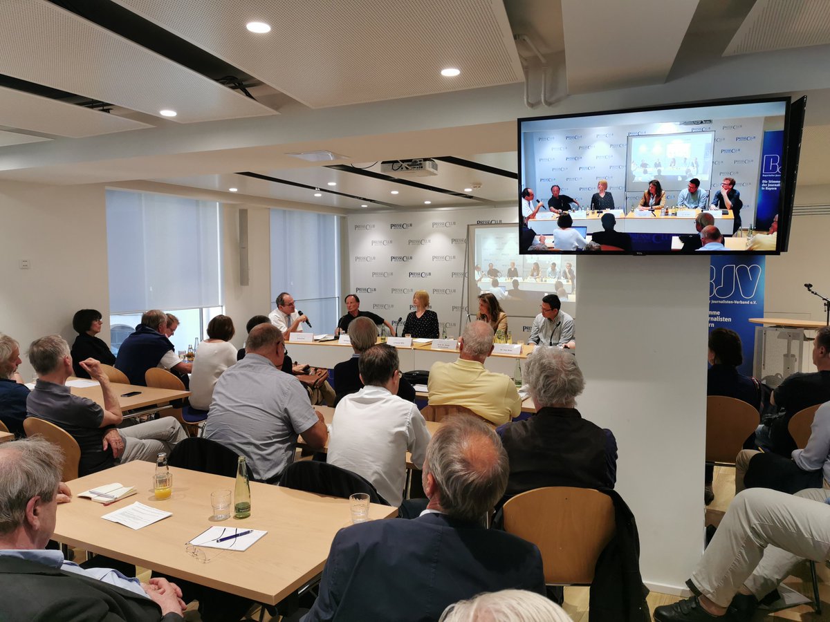 Volles Haus heute bei der gemeinsamen Podiumsdiskussion von @BJVde , <a href="/PresseClub_MUC/">PresseClub München e. V.</a> und <a href="/TELI_DE/">TELI</a> zum Thema "Von Fake News zu Deep Fake: totale Bild- und Sprachmanipulation – was Journalisten wissen sollten" teli.de/podiumsdiskuss…