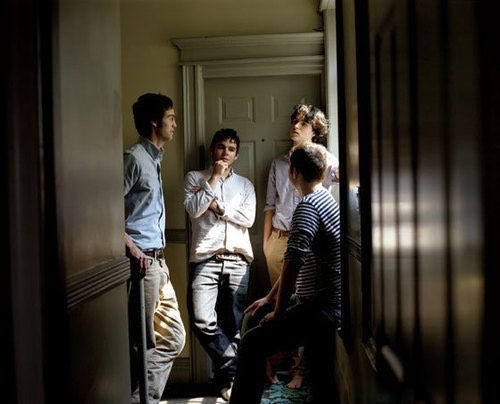 ActualGood's tweet photo. Vampire Weekend - Contra (2010) https://t.co/zJexh6nWrK