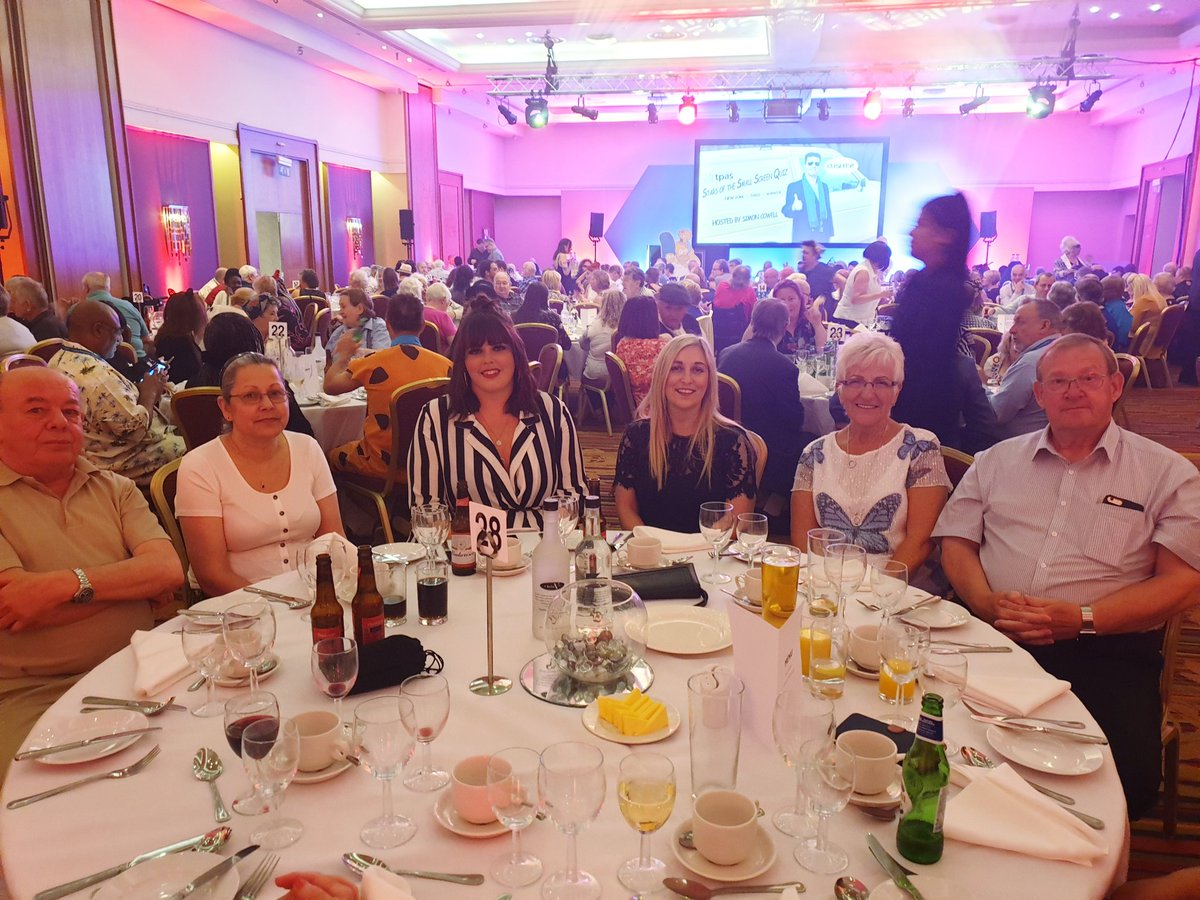 Coral_NSHG's tweet image. Team @NorthStarHG representing at #tpasconf19 #newbrows #fancydress #starsfromthesmallscreen #wedidntgetthememo @HelenNshg