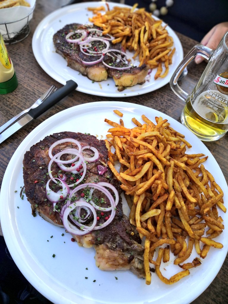 Firesnapper999's tweet photo. Oh no, its happened again... #SteakFritesFacePlant, and OH suffered too 😇😇 Man, mutt & OH signing off, trip to #GrauDuRoi & #SMDLM as we hotel it for a couple of nites. Take care & stay safe folks #ÀPoint https://t.co/lI3IiXvOid