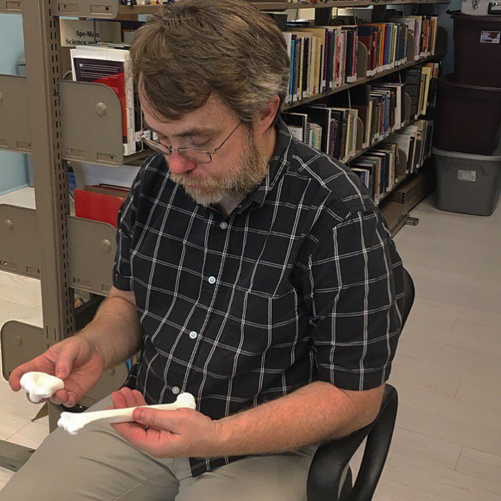 CoreacadInfo's tweet photo. Dr. Wood taking a closer look at our new 3D-printed A. afarensis right humerus in comparison to A. anamensis distal portion of the left humerus.
#newbones #3Dprinting #australopithecus #coreacademy #science #exciting https://t.co/XeVqJ5ArZ7