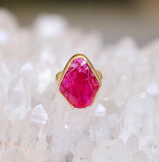 pippasmall's tweet photo. A magestic Zambian ruby #PippaSmall #PippaSmallJewellery #EthicalJewellery #Oneofakind #RubyGreekRing #Zambia #RubyRing #JulyBirthstone #Ruby  photo credit @theosimondetti https://t.co/bxHnHH24Wi