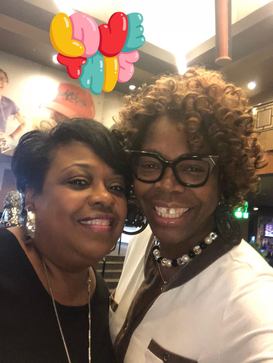1msmillie's tweet photo. @Lady_Vann 
Happy Blessed Birthday 🎂 to the BEST First Lady this side of Heaven!!! May GOD continue to Bless you🙏🏾in Abundance with ur hearts desires!!😘❤️🌺🌹🎁 https://t.co/YsEhK1bl7l
