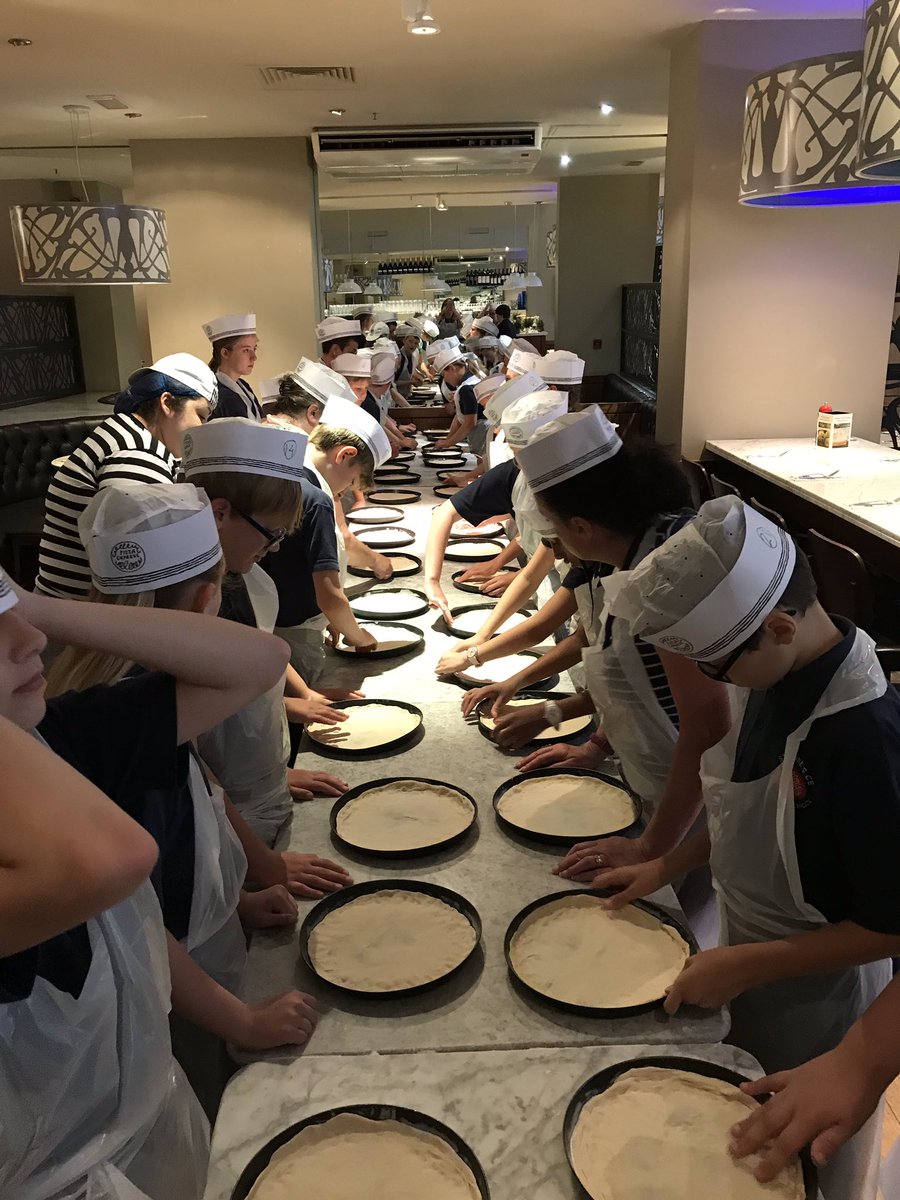 STAClassChad's tweet photo. What a great morning we had @PizzaExpress 🍕 @STAClassSmith6 https://t.co/zAMRSAG2pP