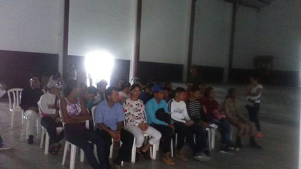 RobinsonSucre's tweet photo. El Equipo de Misión Robinson de la parroquia Altagracia, Municipio Sucre también participo el día de ayer #09Jul en la carnetización del Somos Venezuela. #DiálogoEsPaz #UniónPazYDiálogo
@nicolasmaduro @psuvaristobulo @EdwinRojasM @robinson_vzla @Sociabolivarian @karsanc https://t.co/5XWAWfDOlQ