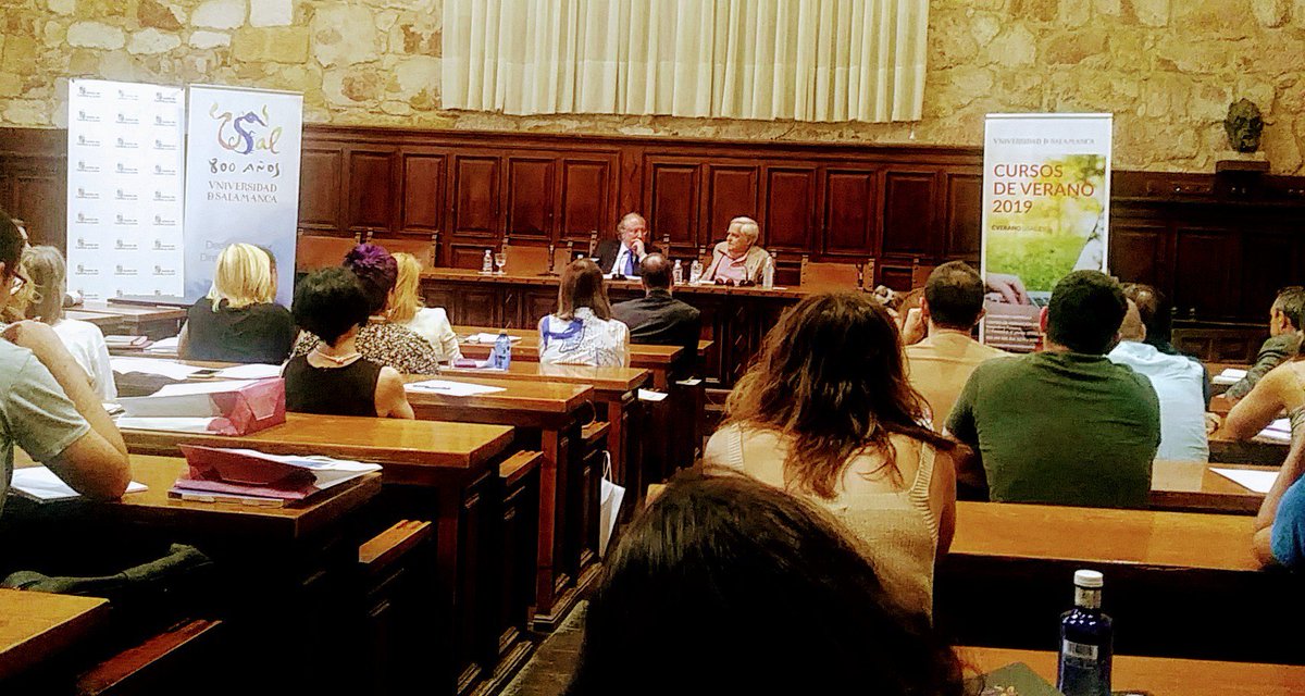 ▶️ “El periodismo: el oficio invencible”
☑️ Sesión inaugural del curso #comunicar e #informar en español de la <a href="/usal/">Universidad de Salamanca</a> a cargo de <a href="/cosmejuan/">Juan Cruz Ruiz</a> de <a href="/el_pais/">EL PAÍS</a>  
▶️“El #periodismo se ha desviado del oficio hacia el malentendido”
gorkazumeta.com/2019/07/el-per…