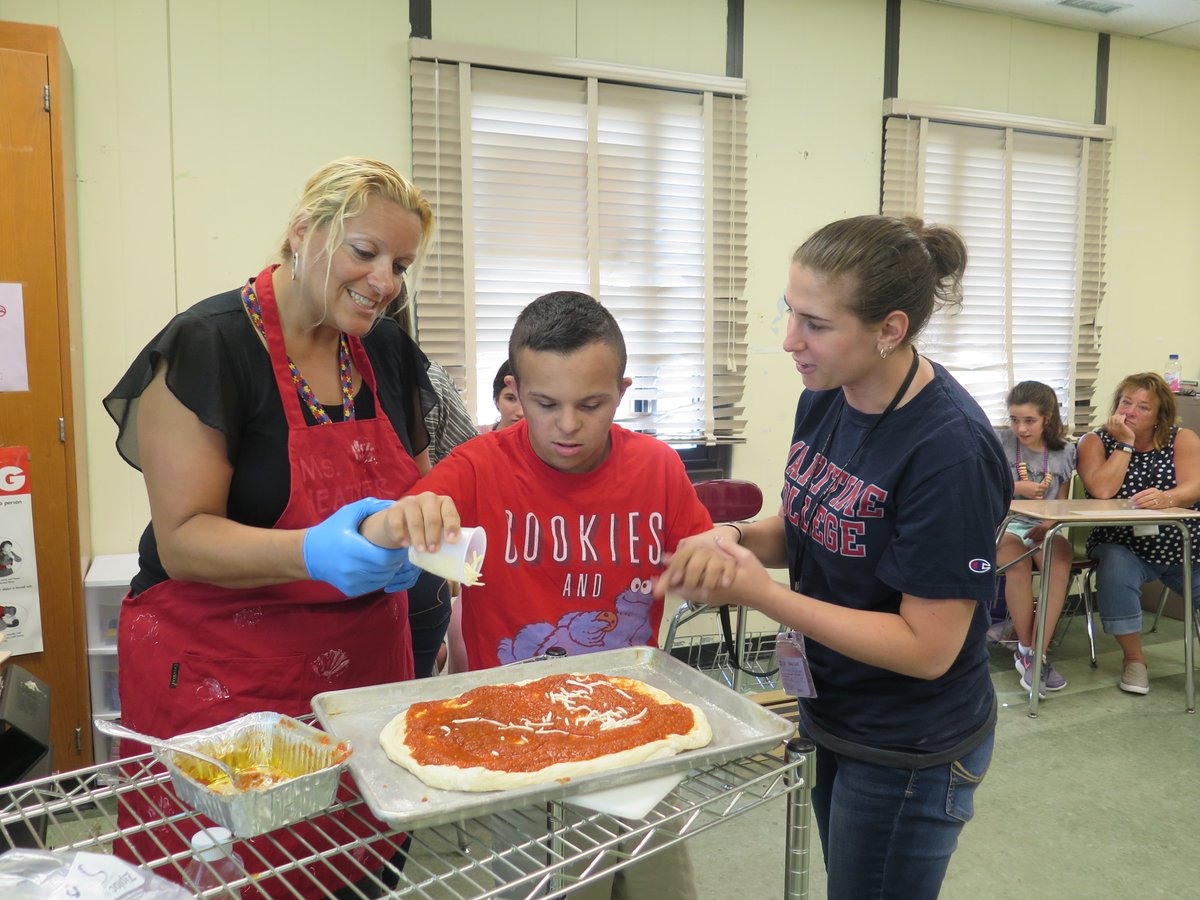 ESBOCES's tweet image. #StopSummerSlide isn&apos;t just for young kids- Special Ed students also benefit from refreshing their skills. Everyday tasks like making a pizza reinforce following directions and understanding the order of steps. How can you make #stopsummerslide part of your family&apos;s routine?