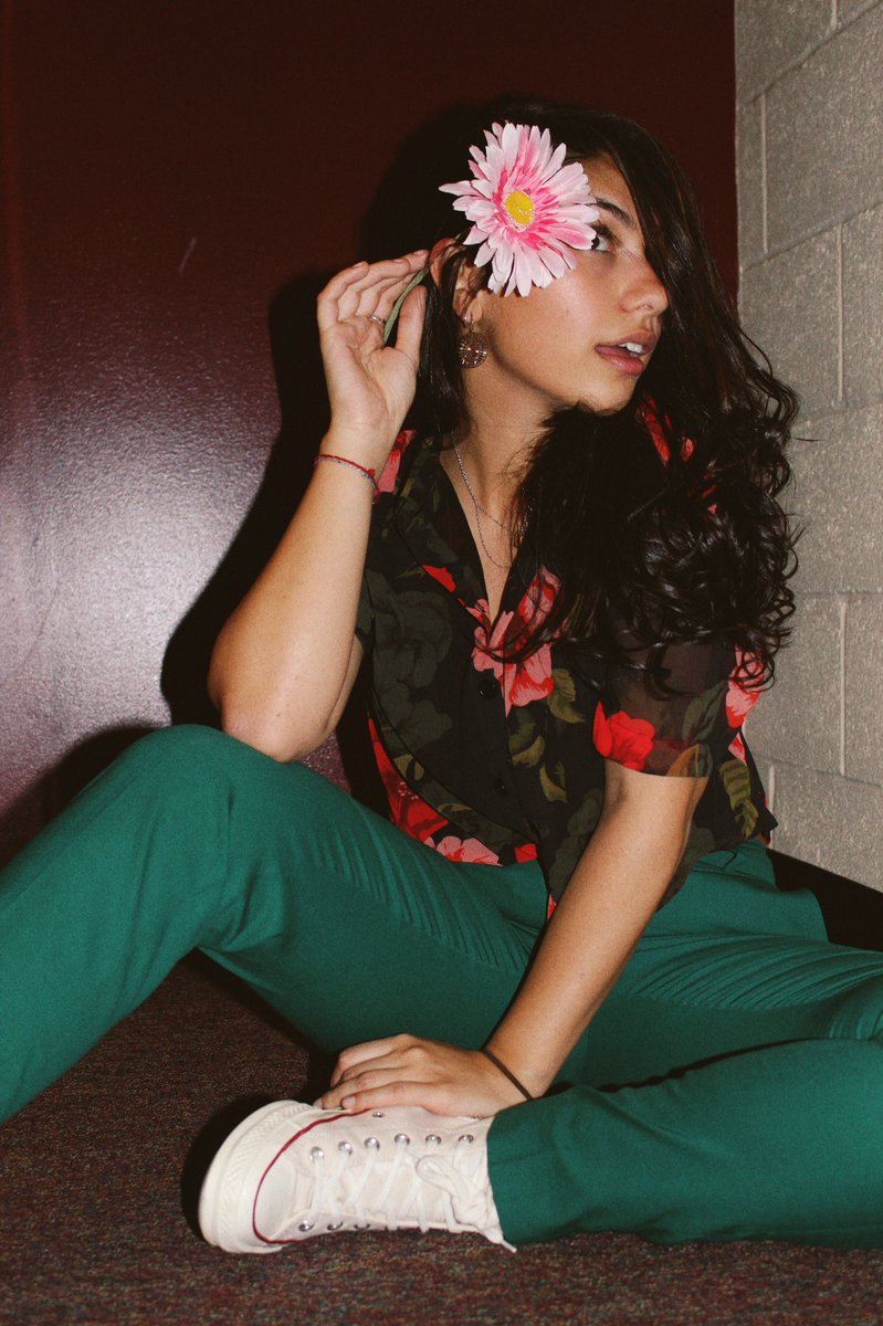 alessiacara's tweet photo. 🌸 https://t.co/9cXUGi21XI