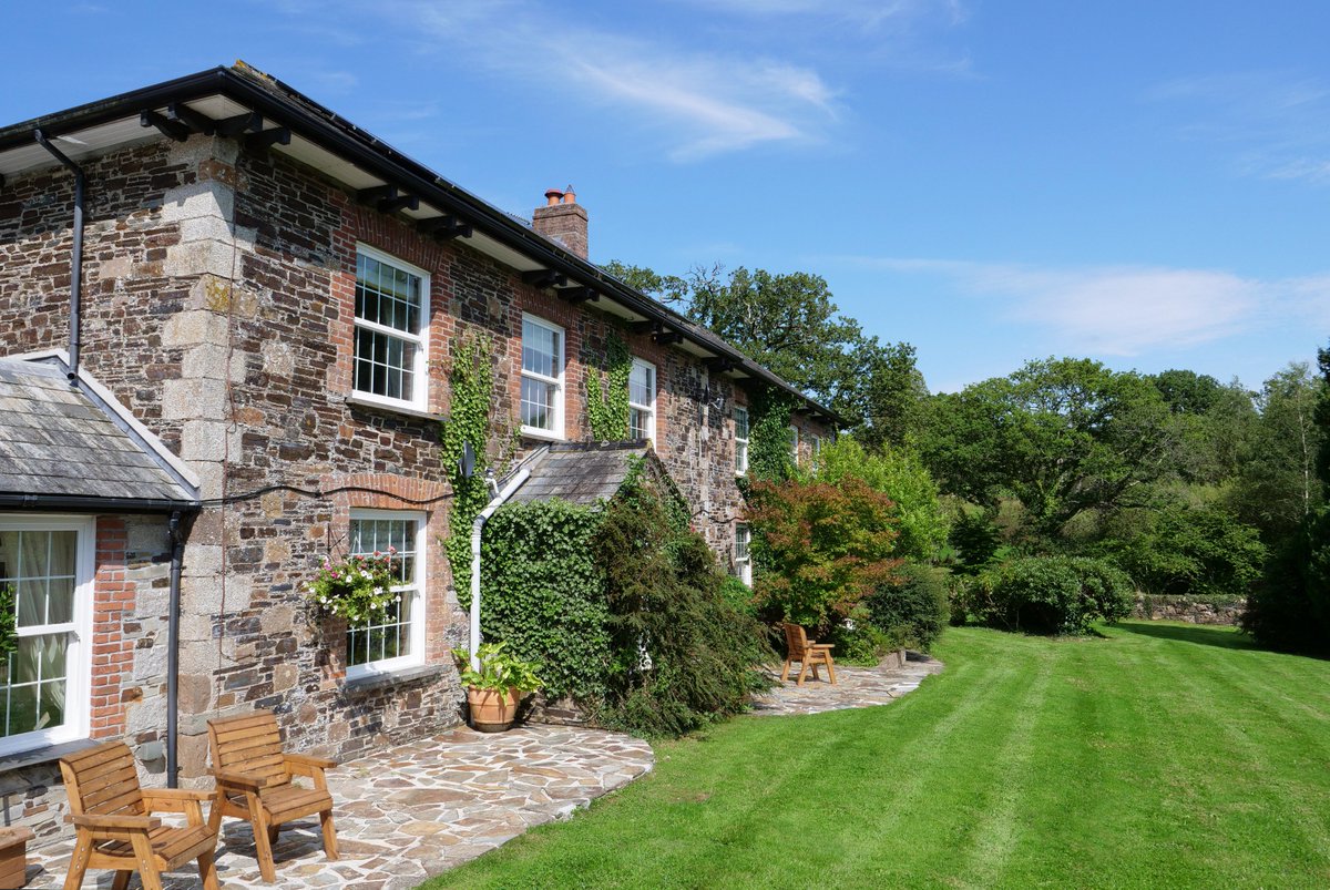 WooladonEstate's tweet photo. Apparently, properties with a private Hot Tub receive 90% more bookings than those with a shared Hot Tub... Good job we've got that box ticked here at Wooladon House! https://t.co/pjl3fWH6vZ  @VisitDevon #privatehottub #enjoyallyear #AA5GoldStars #perfectbreak #devonstaycation https://t.co/8aMu2FFVE6
