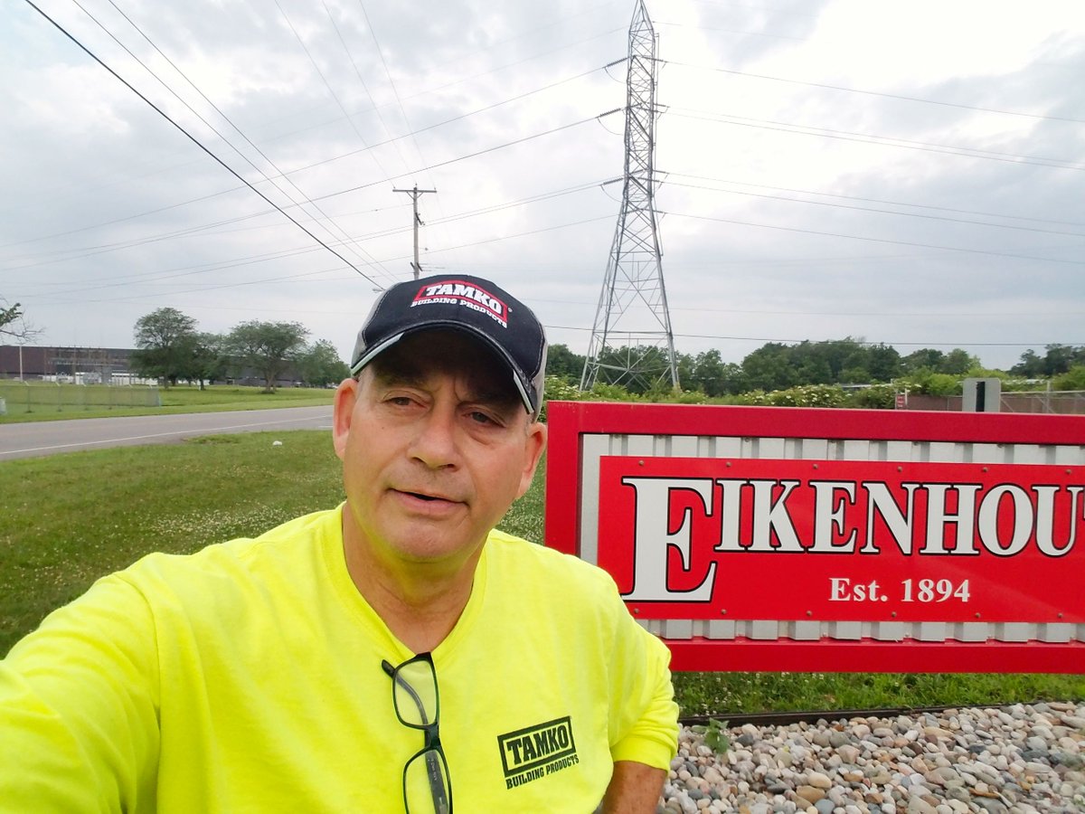 Rick_theRoofer's tweet photo. Starting out 2 weeks of events in the great state of Michigan! First of 3 #Eikenhout events was today! Check out my Facebook events or visit https://t.co/luEwJfQA69 to see time and place for each! 👍 https://t.co/njDG1iIh8G