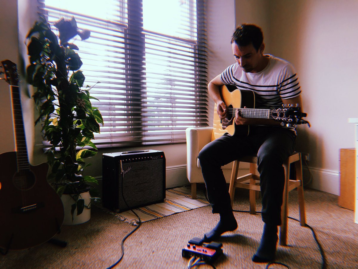 Foragersband's tweet photo. A trio of Scurrahs, ft. Loop pedal and a massive plant #rehearsing https://t.co/rB3X4F9DJ0