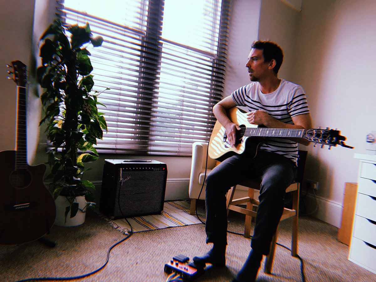 Foragersband's tweet photo. A trio of Scurrahs, ft. Loop pedal and a massive plant #rehearsing https://t.co/rB3X4F9DJ0