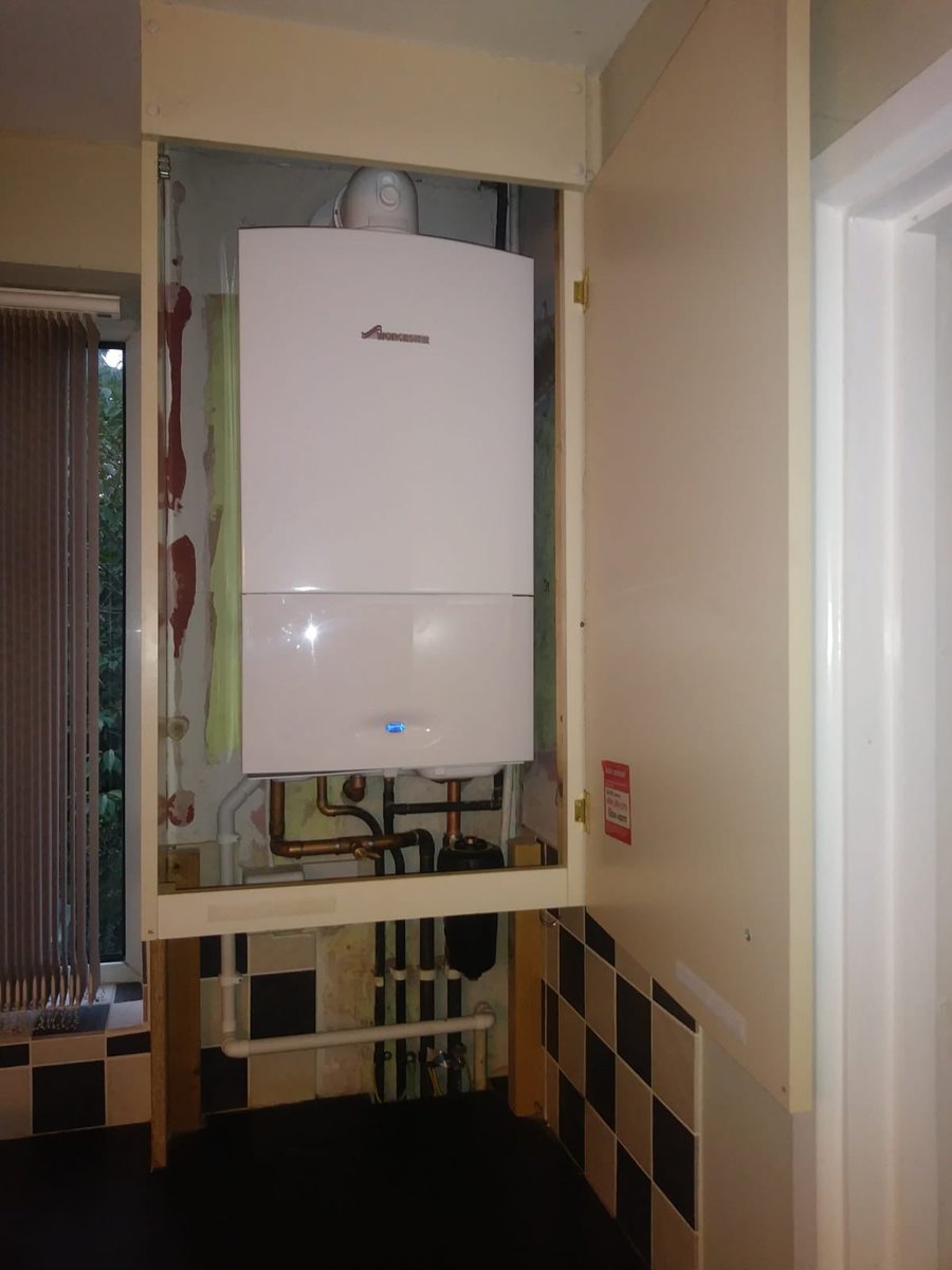 HeatingConway's tweet photo. Latest boiler fitted. Worcester CDI compact fitted in kitchen cupboard. Hive heating also fitted. Call now for a free quote #conwayheating #worcesterbosch https://t.co/F4mrwyPaS9