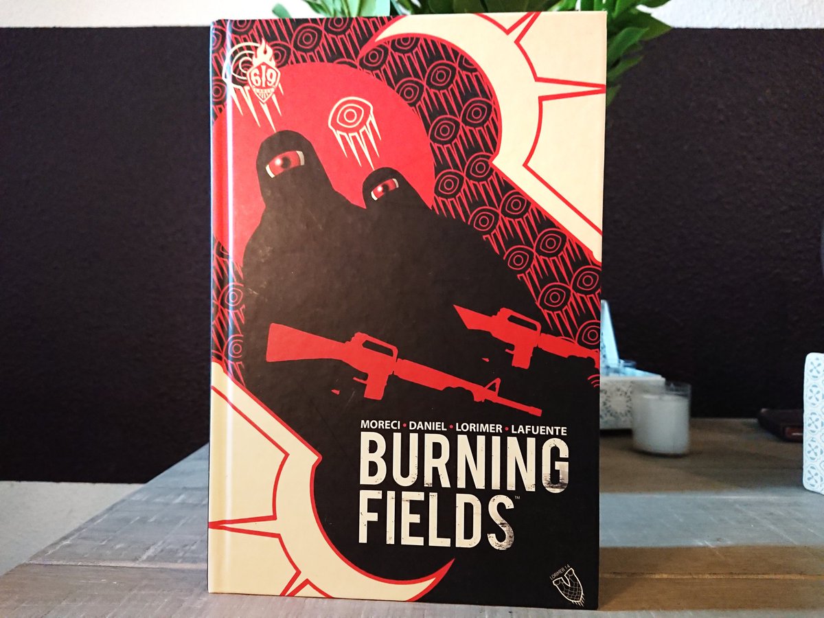 DucDuTromblon's tweet photo. Lecture du soir : "Burning Fields" édité chez @AnkamaEditions sous le @label619 !
Une histoire d'enquête menée par des américains au moyen-Orient, je me dit que le sujet peut-être très intéressant.
Vous connaissez ?
#Comics #BD #Label619 #Ankama #BurningFields https://t.co/gp53zkLeWT