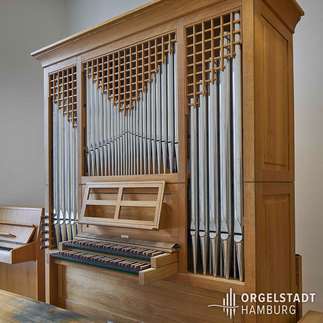 orgelstadthh's tweet photo. Orgel (E) in der Hochschule für Musik und Theater Hamburg (Harvestehude):
Erbauer: Thomas Jann
Baujahr: 1994
Registeranzahl: 6 Register
Werke: 2 Manuale und Pedal
https://t.co/bfMukA0OX5
Foto: Alexander Voss
#orgel #orgeljahr #hfmt #hfmthamburg #hamburg #harvestehude https://t.co/wWeCWTN0a9