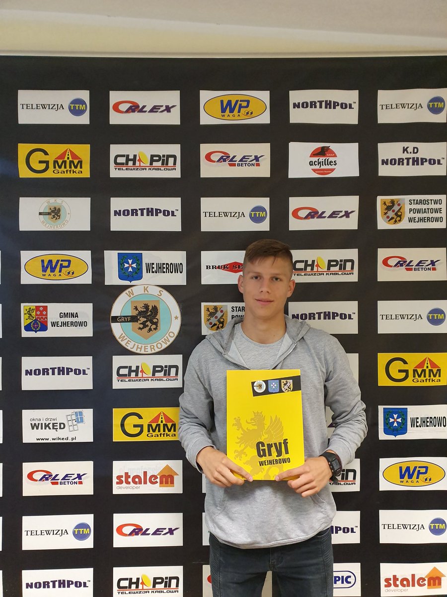 Powrót Mikołaja Gabora na Wzgórze Wolności! Witamy ponownie!
Mariusz Sławek wypożyczony z @ArkaGdyniaSSA na najbliższy sezon, powodzenia Panowie 💛💪🖤