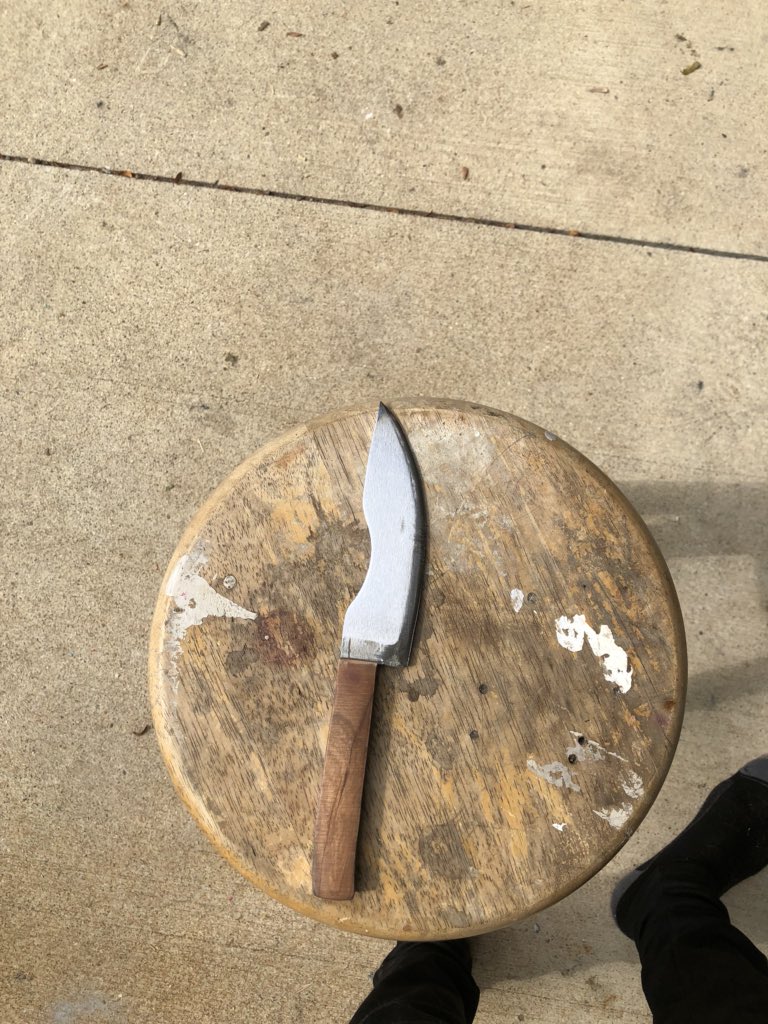 HackersHolcomb's tweet photo. Custom forged knife 1040 steel. By HH. https://t.co/lb8MqgHBUZ