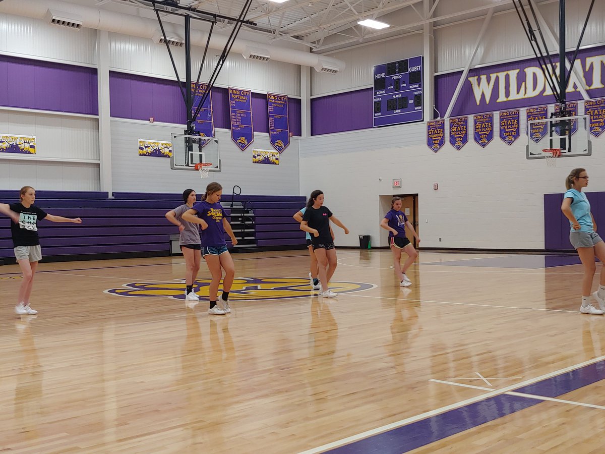 canicke's tweet photo. These girls have been practicing all week. Even though they have jobs, families, and other sports they play they are determined to be ready to cheer on @WildKatNation1 during the 2019-2020 school year. #summerpractices #performanceready #wildkatcheer https://t.co/JYLz9r24Hx