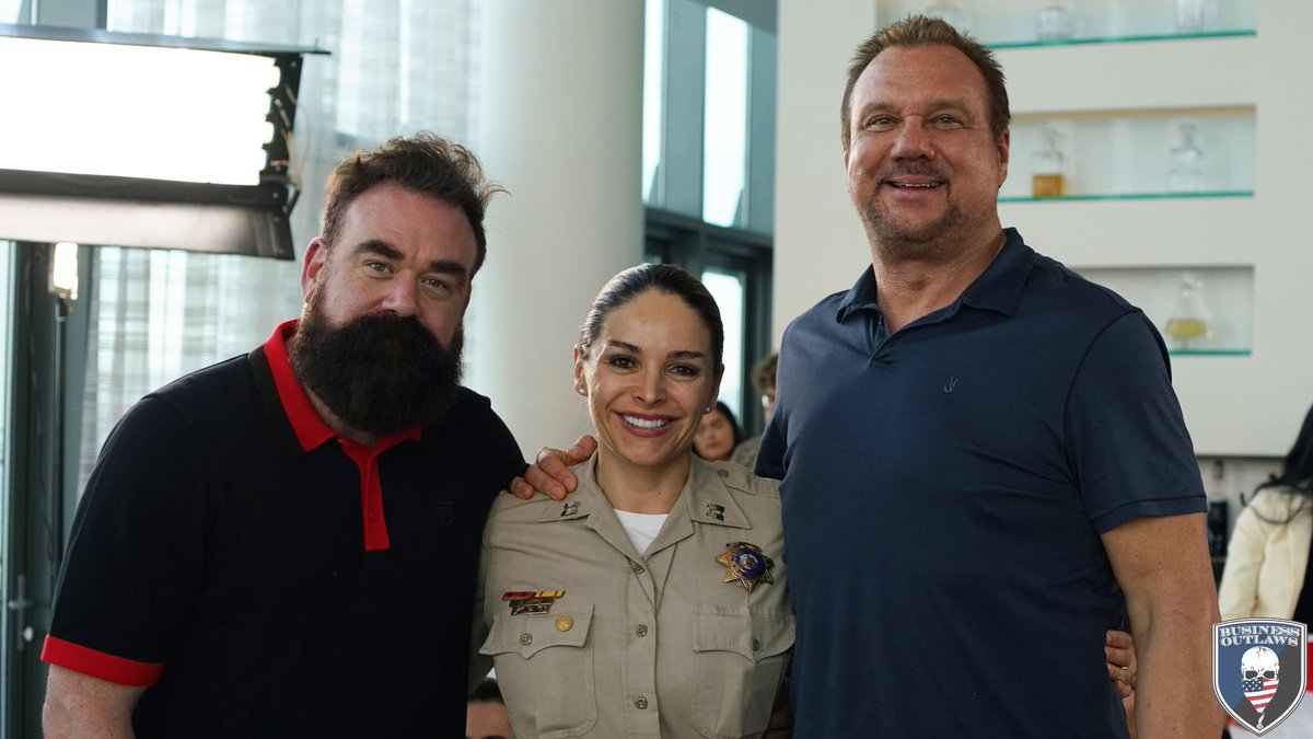 Cops vs. Outlaws. Turns out, we agree with LVPD Capt. Sasha Larkin on a lot of things. Catch the collab in episode 64 of <a href="/BusinessOutlaws/">Business Outlaws</a>: BusinessOutlaws.com/platform

<a href="/BulldogCollins/">Chris Collins</a> #BusinessOutlaws #Podcast #BusinessTips #PoliceTraining #LasVegas #Police