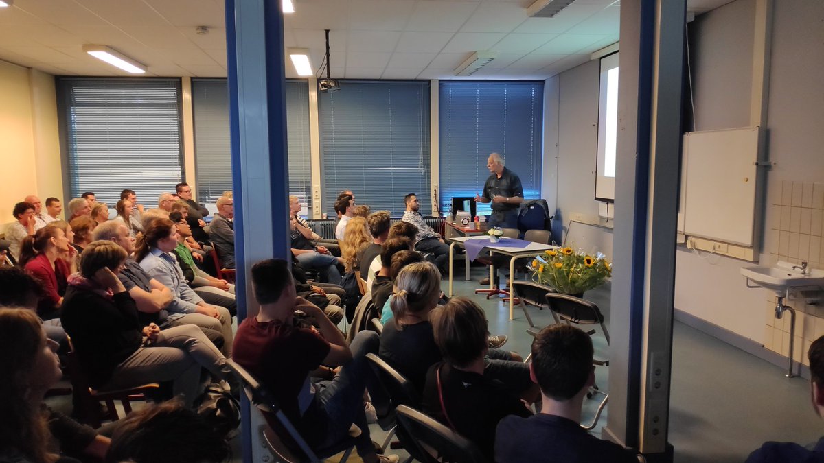 Diploma's voor beheerders en applicatie-ontwikkelaars <a href="/alfacollege/">Alfa-college</a> Hoogeveen. Ook versnellers krijgen nu al een diploma. Toppers die een jaar in kunnen lopen. Niet zo gek, gepersonaliseerd leren.