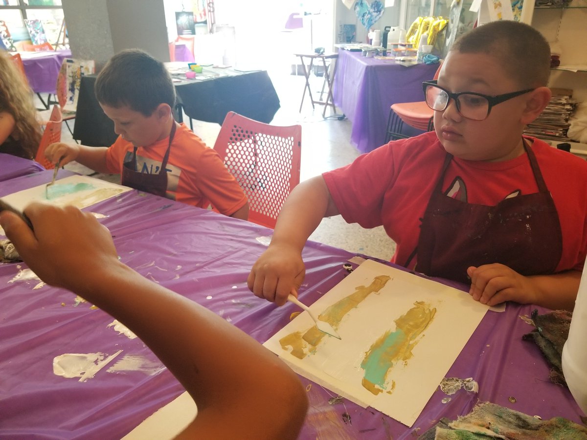 cbsummer678's tweet photo. Thank you to Canvas Concoctions for helping us celebrate the arts as part of #SummerLearningWeek! 
#cbcsdsummerexplore
 #summermatters https://t.co/kInl4oG3hh