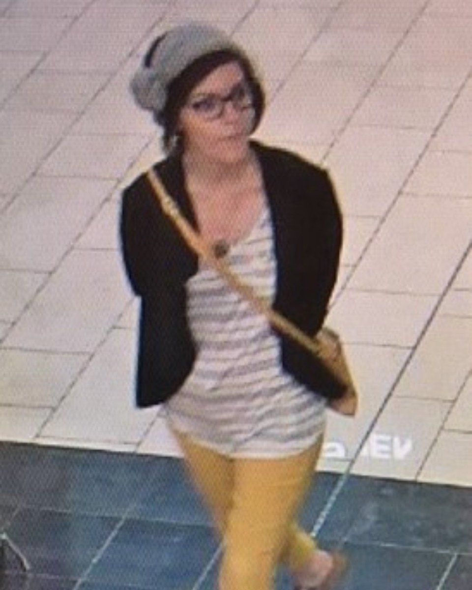 FriscoPD's tweet photo. SHARE - The subject pictured is suspected of fraud at Stonebriar Centre in Frisco. If you recognize this person, or have additional information, please message us here or call 972-292-6200. Reference report #19057300. https://t.co/sZg47wV2Le