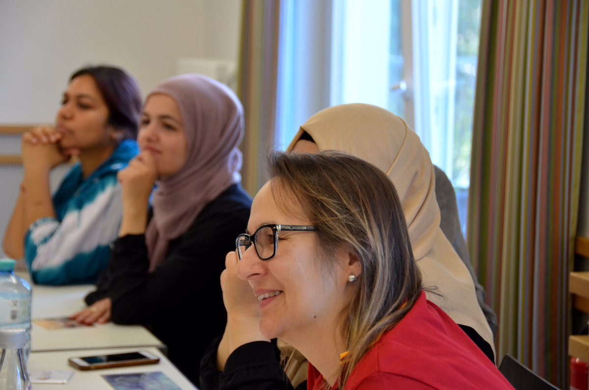 dimaevorg's tweet photo. Ein Einblick von unserem Deaf Women Empowerment für gehörlose und schwerhörige Frauen und Mütter.

#iiievorg #deaf #gebärdensprache #gehörlos #inklusion #behinderung #barrierefrei https://t.co/iKPVp1uvKA