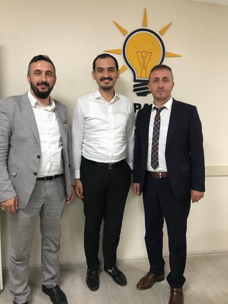 Teşkilatımıza emek vermiş, bu davada ter dökmüş her bir arkadaşımız, ağabeyimiz, bizler için çok önemlidir, nezaket ziyaretlerinden ötürü geçmiş dönem Meclis Üyemiz Hüseyin Polattimur ve teşkilatımızın emaktarlarından Akif Kardeş'e teşekkür ederiz.
<a href="/avaliguney/">ALİ GÜNEY</a>