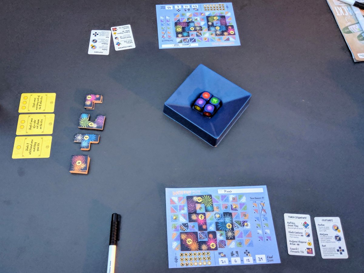 maeppiz's tweet photo. Wow, first time playing #lanternsDice from @ChrisBryanGames and @PlayRenegade lovely Design and great fun! https://t.co/GkGUpU6q1V