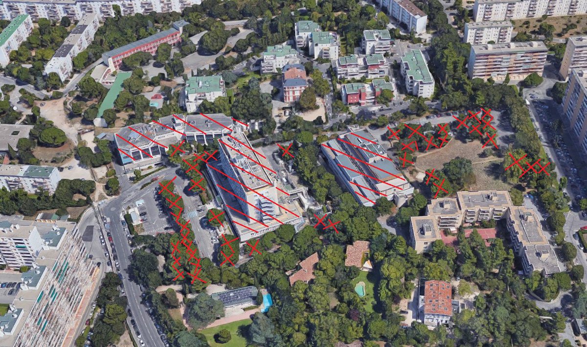 DavidLaMars's tweet photo. #OGIC nous prépare encore un massacre d'arbres. Cette fois sur le site de la Clinique du Parc, 10e. On rase tout et on abat 50 beaux arbres, certains exceptionnels (c'est dans leur doc) pour un projet de 13 immeubles de 431 appart pour 1000 habitants et 581 bagnoles. #Marseille https://t.co/GxXdnKel2Z