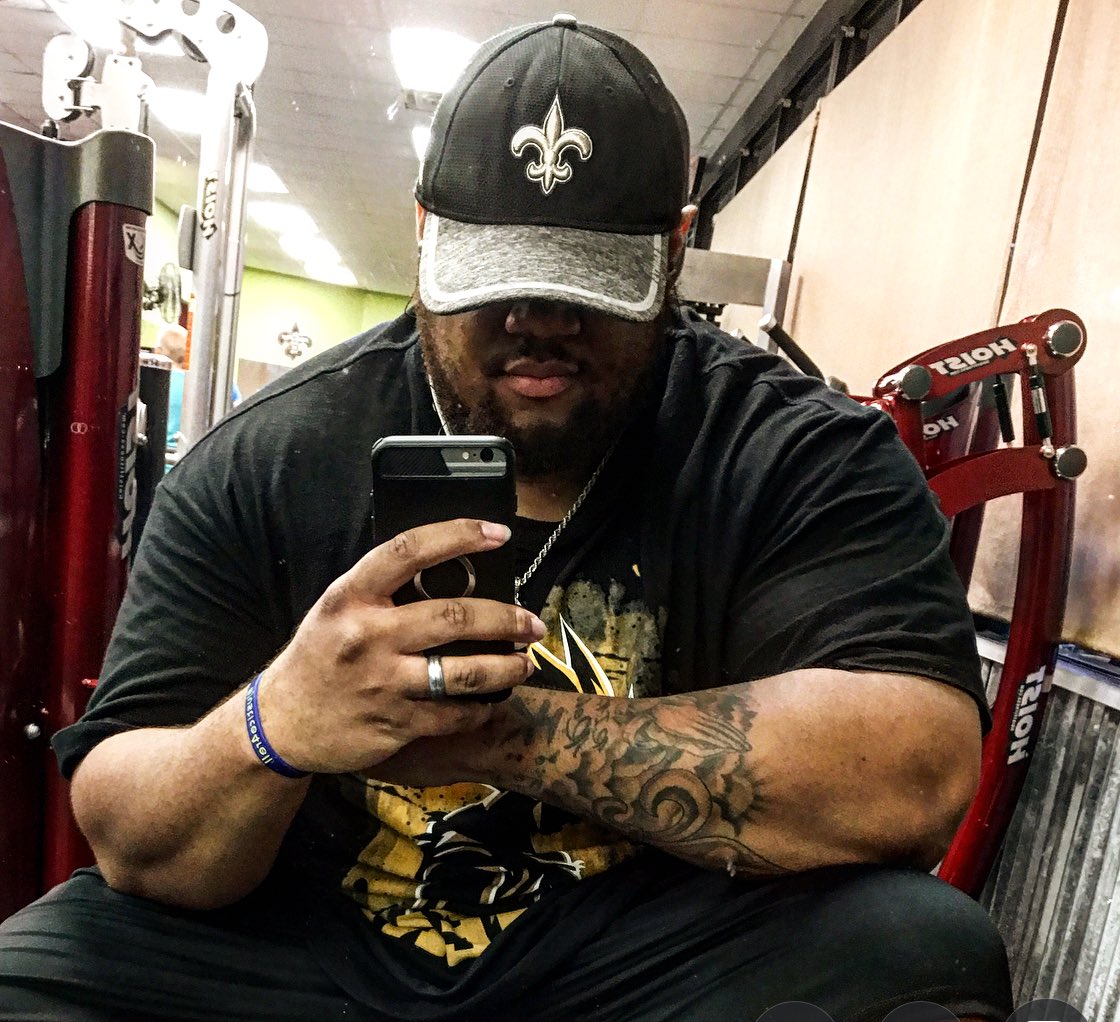 _Eltrain's tweet image. My last pic in the gym last week 
To all my iron addicts   My brothers and sisters in iron 
 Till I can return 
I want all my  fellow #ironaddicts 
To keep killing that shit till I’m cleared to start training again #ISYMFS  #KERATOCONUSSTRONG