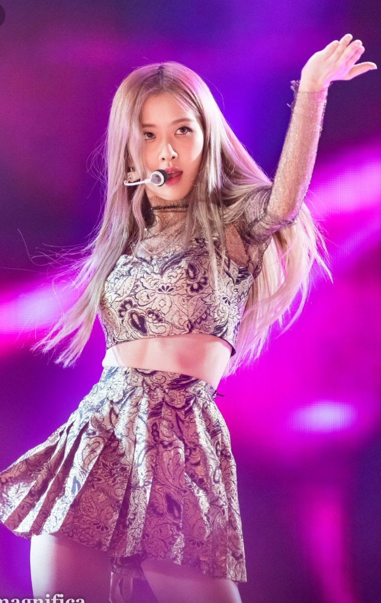 Roses stage. Black Pink Rose. Black Pink 2019. Фото Rose из BLACKPINK Instagram. Блэк Пинк участницы имена и фото.