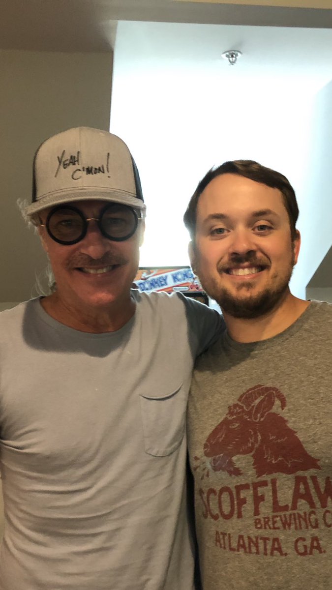 thebrettbarney's tweet photo. Coming up on this weeks #YeahCmonShow with me and @SouthsideSteve is @CollectiveSoul’s own @ederoland. Im pretty sure my questions just blew this dudes mind. Check it out! 1pm Friday! https://t.co/ylchyqal2u