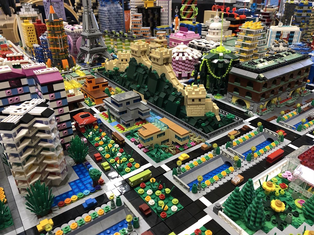 BricksMcGee's tweet photo. My latest #AFOLinterview with @BrickBakery features a mention of @cazphoto’s micropolis https://t.co/juMjRyGZB5