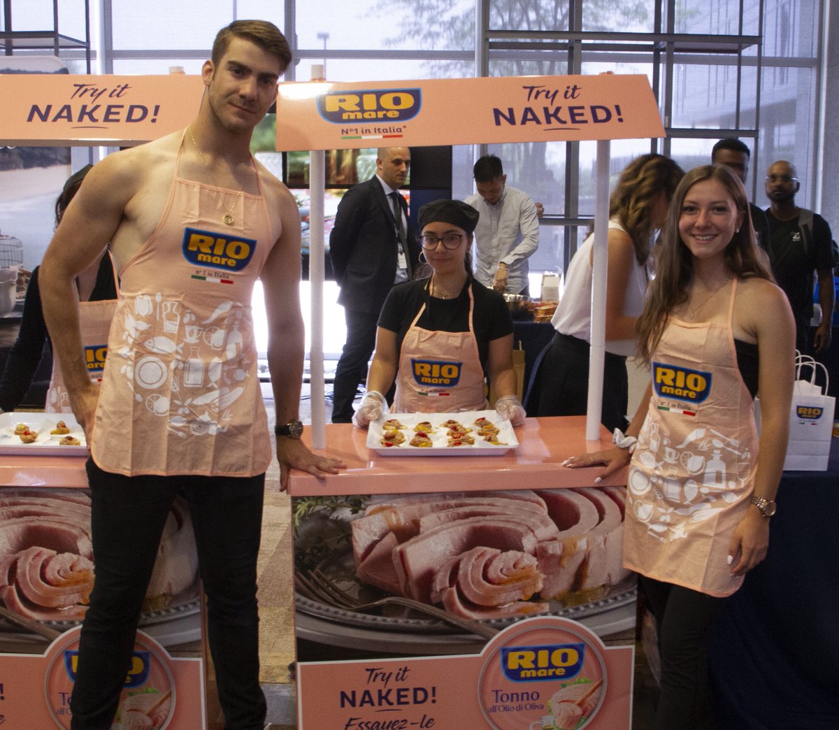 Proud and thrilled to see our concept come to life at Rio Mare's Try It Naked campaign launch at the Loblaw head office today. Try the tuna that's so good it doesn't need to be covered up with anything else!
Enjoy a sample at select Loblaws starting this weekend!