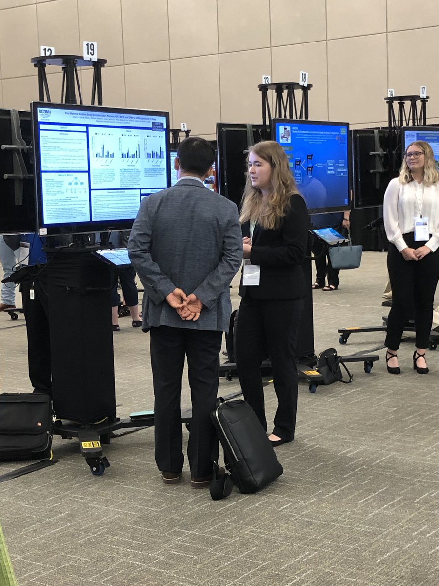DrSarahReed's tweet photo. Reed Lab sciencing at ASAS2019! https://t.co/PQCm2YXCtU