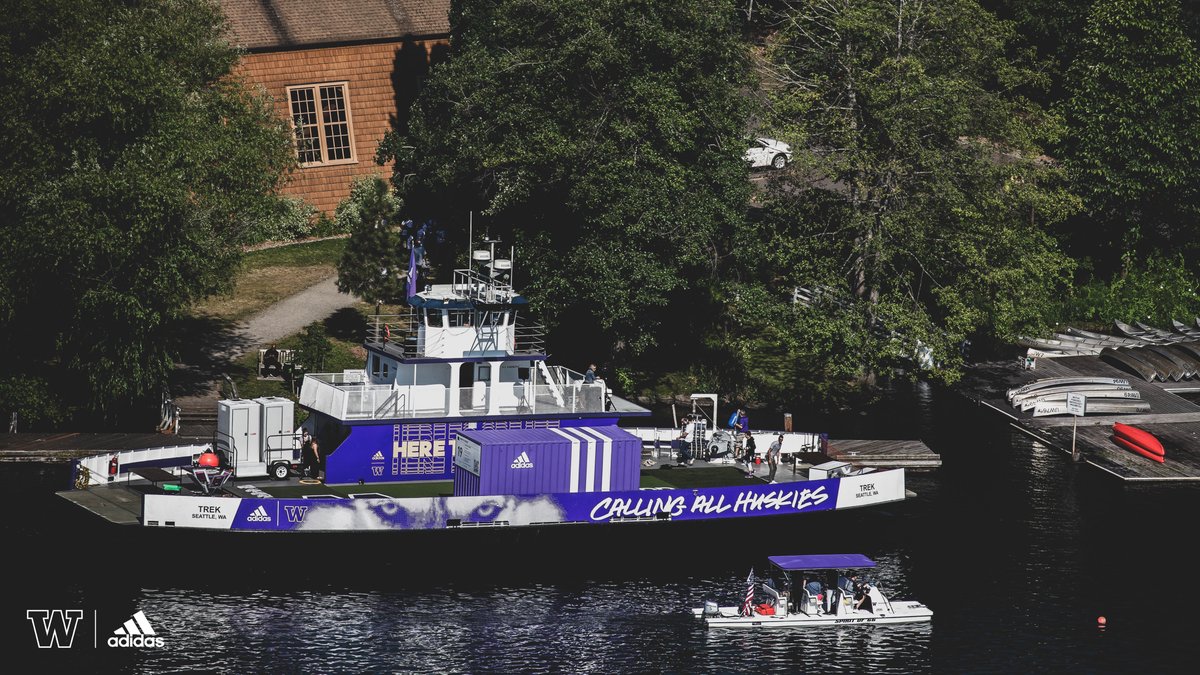 UWAthletics's tweet image. Husky Nation: Want to go for a cruise?

To say THANK YOU for your passion, we’d love to take a ride with you on the PartnerShip from 7-8 pm tomorrow.

RT to enter to win an invite for you + a guest. Winners will be selected at random and notified via DM.

#GoHuskies x #teamadidas